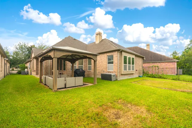 $4,300 | 34 Danby Place, The Woodlands, TX 77375