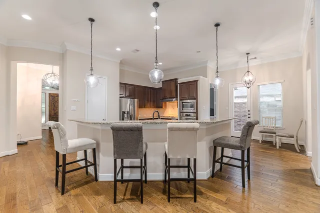 $4,300 | 34 Danby Place, The Woodlands, TX 77375