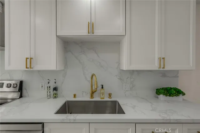 $1,065,000 | 4001 Warner Avenue, Huntington Beach, CA 92649