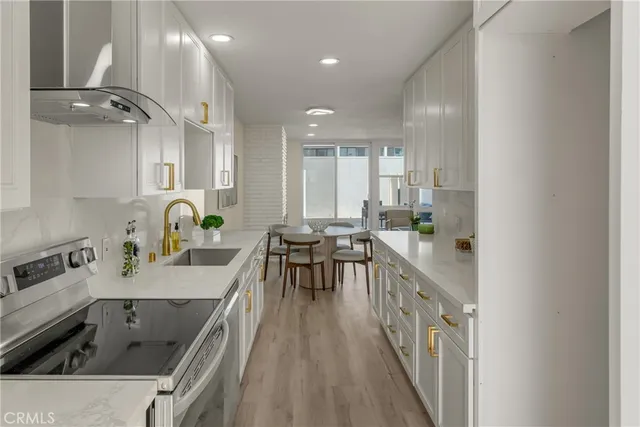 $1,065,000 | 4001 Warner Avenue, Huntington Beach, CA 92649