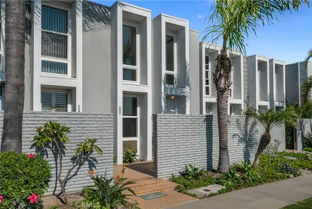 $1,065,000 | 4001 Warner Avenue, Huntington Beach, CA 92649