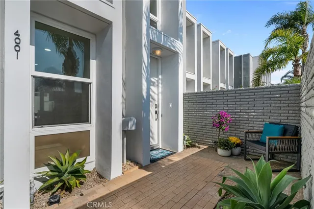 $1,065,000 | 4001 Warner Avenue, Huntington Beach, CA 92649