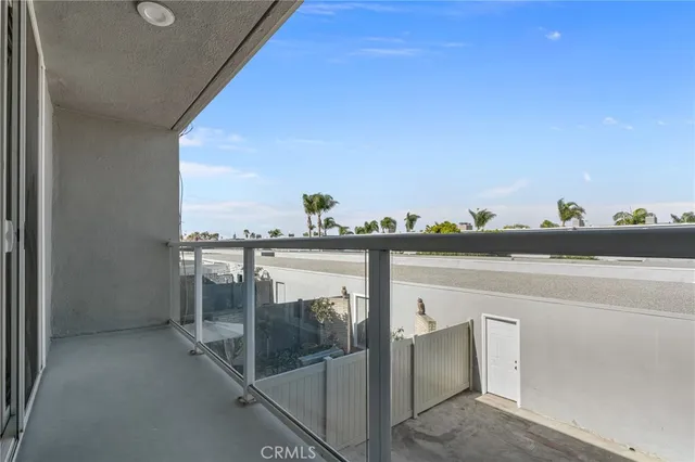 $1,065,000 | 4001 Warner Avenue, Huntington Beach, CA 92649