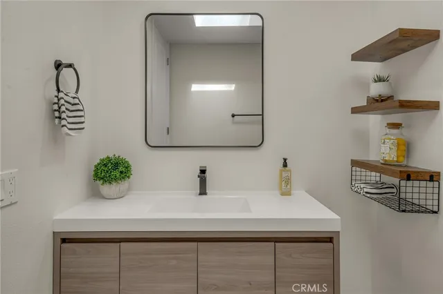 $1,065,000 | 4001 Warner Avenue, Huntington Beach, CA 92649