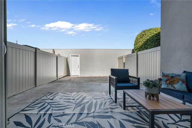 $1,065,000 | 4001 Warner Avenue, Huntington Beach, CA 92649