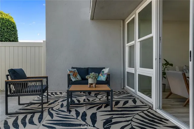 $1,065,000 | 4001 Warner Avenue, Huntington Beach, CA 92649