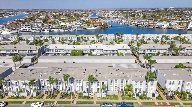 $1,065,000 | 4001 Warner Avenue, Huntington Beach, CA 92649