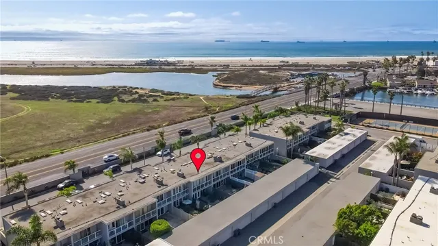 $1,065,000 | 4001 Warner Avenue, Huntington Beach, CA 92649