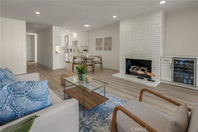 $1,065,000 | 4001 Warner Avenue, Huntington Beach, CA 92649