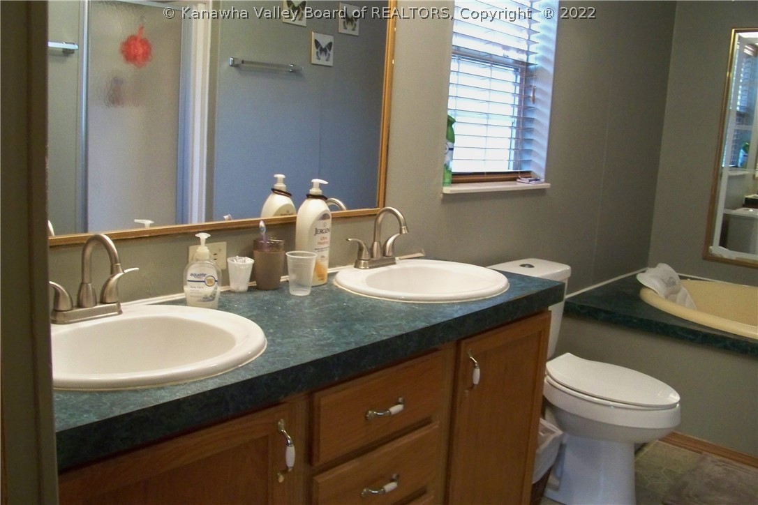 1664 North Grapevine Road Charleston, WV 25320 - Photo 11 of 21 Gallery Image 11