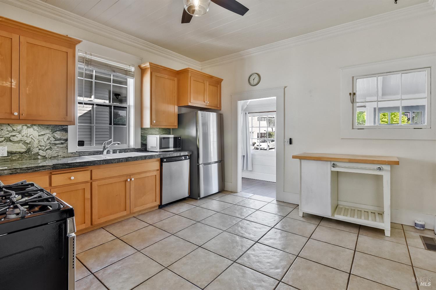 39 Latham Street San Rafael, CA 94901 - Photo 11 of 38