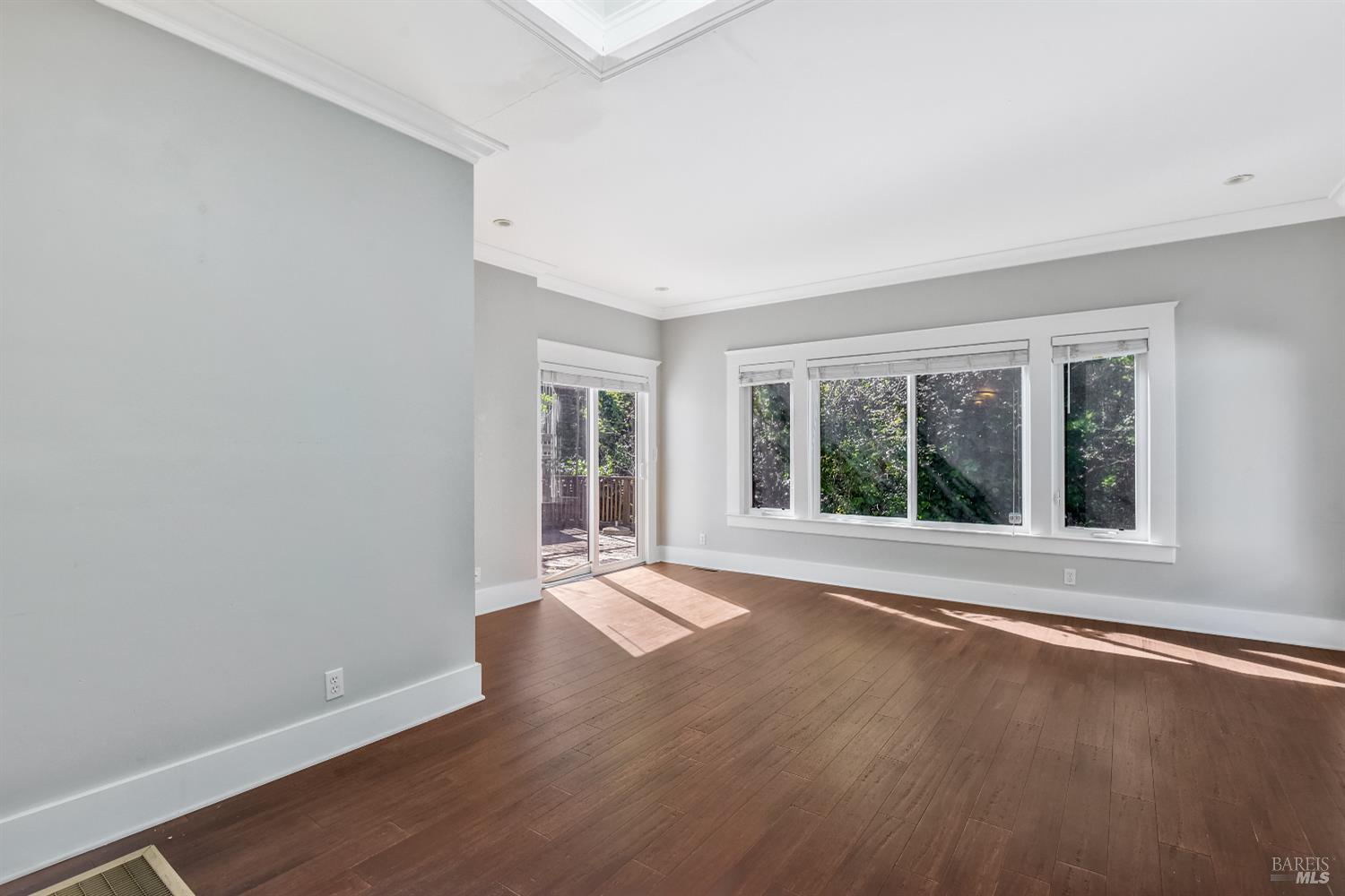 39 Latham Street San Rafael, CA 94901 - Photo 13 of 38