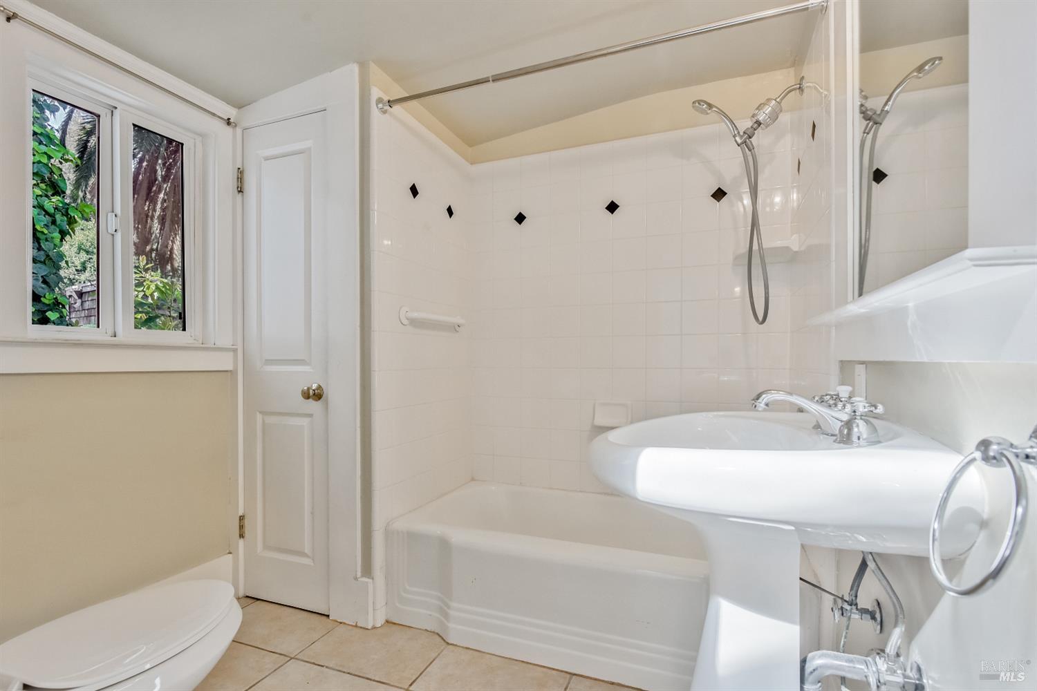 39 Latham Street San Rafael, CA 94901 - Photo 18 of 38