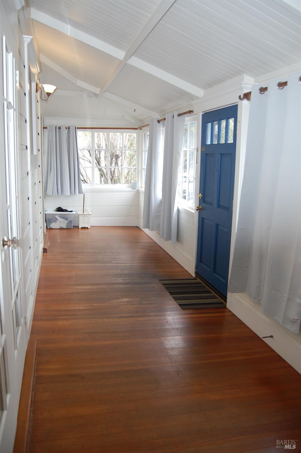 39 Latham Street San Rafael, CA 94901 - Photo 2 of 12