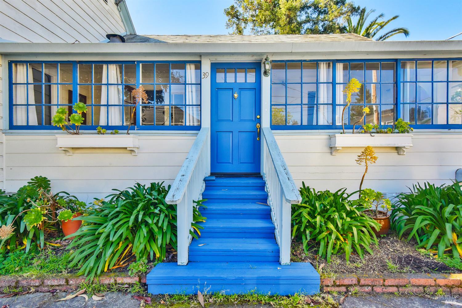 39 Latham Street San Rafael, CA 94901 - Photo 3 of 38