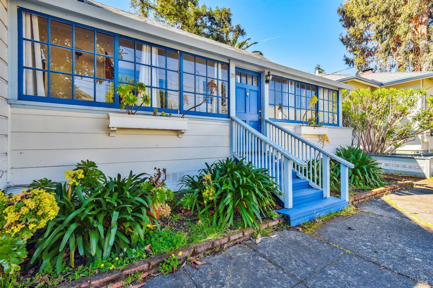 39 Latham Street San Rafael, CA 94901 - Photo 4 of 38