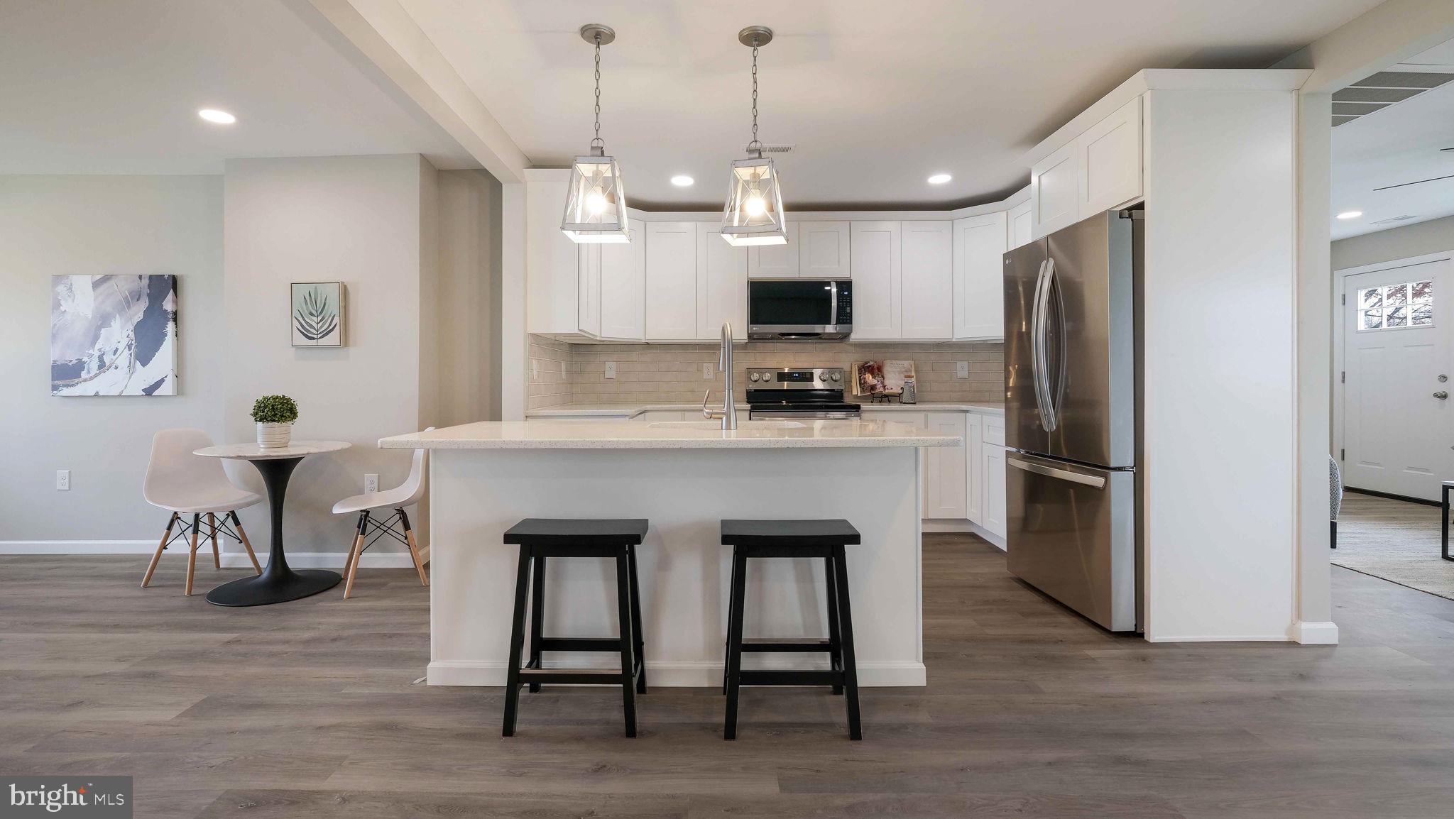 284 Cardiff Road Fairless Hills, PA 19030 - Photo 11 of 27 Kitchen Bar Area