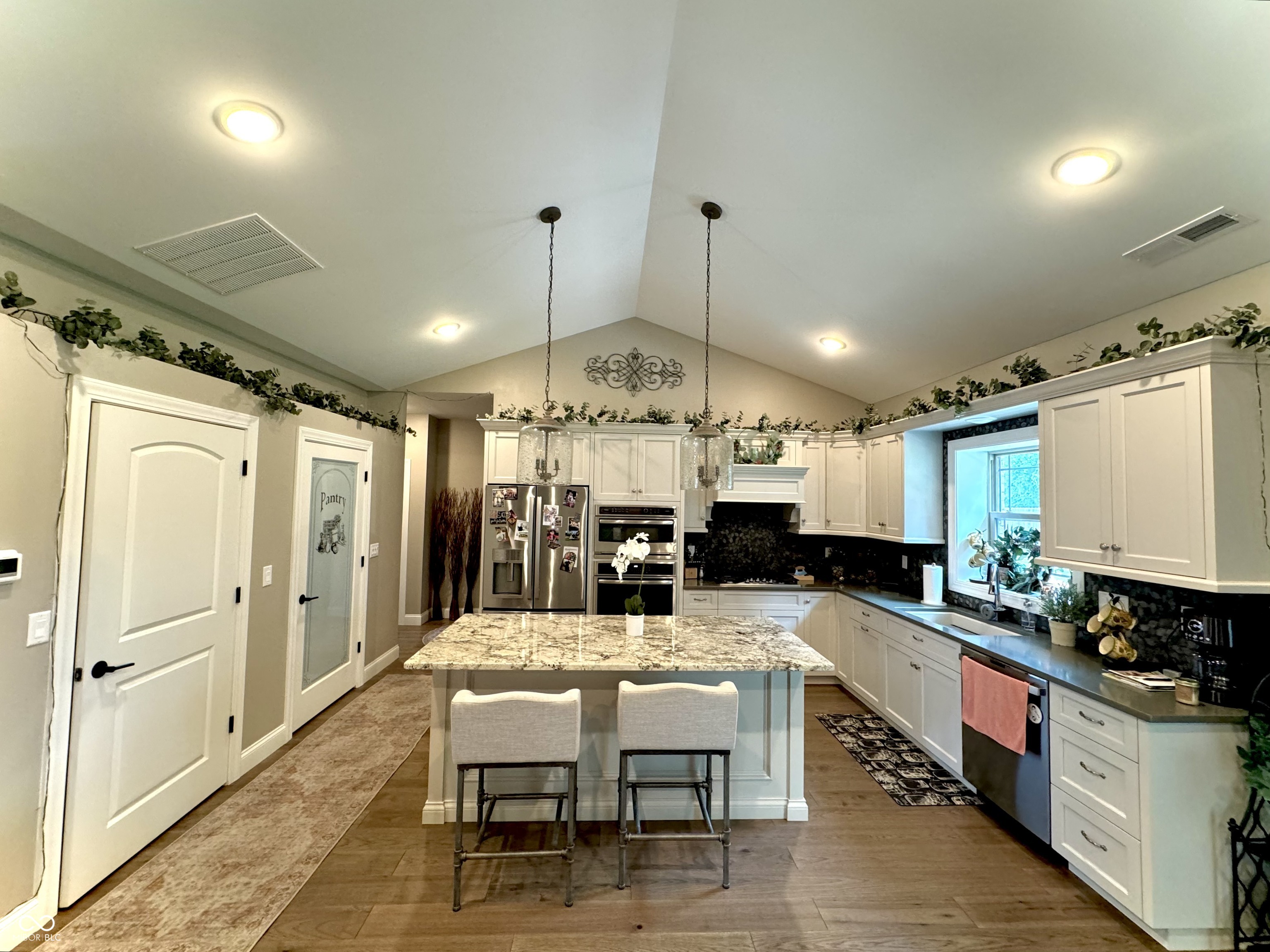 810 South Buckingham Road Yorktown, IN 47396 - Photo 3 of 19 Gallery Image 3