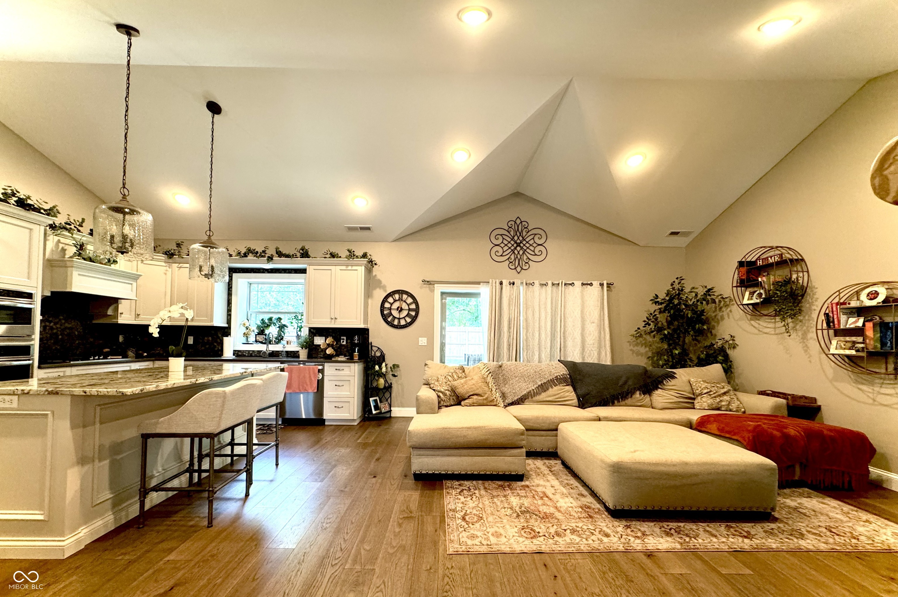 810 South Buckingham Road Yorktown, IN 47396 - Photo 4 of 19 Gallery Image 4