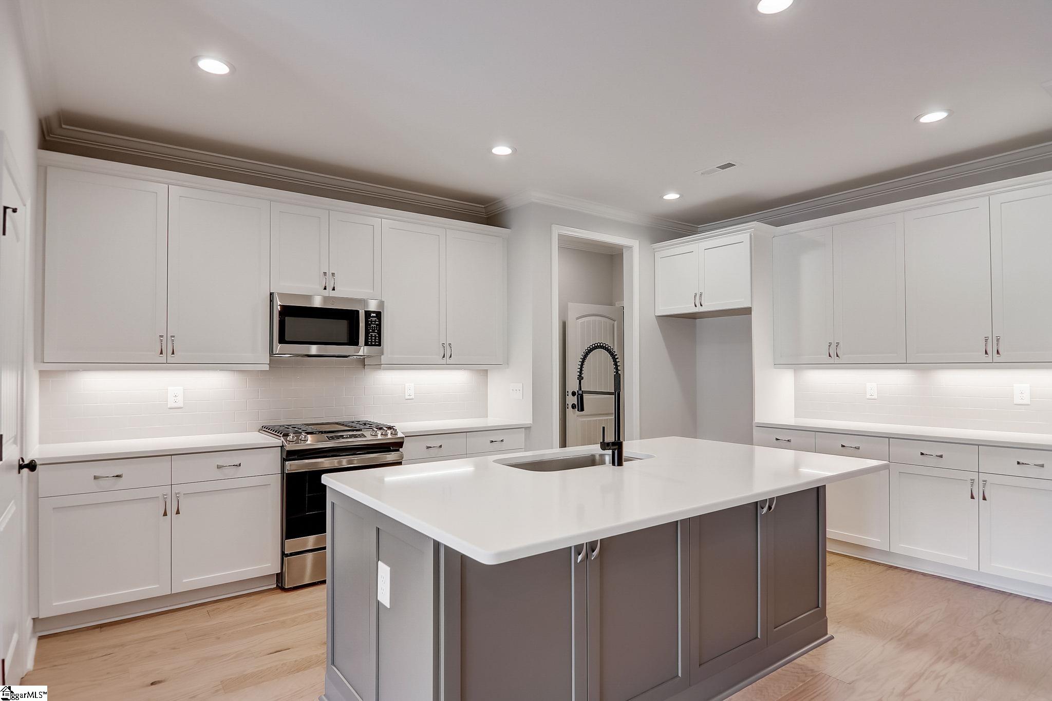 10 Red Lion Road, Unit SITE 14 Greenville, SC 29607 - Photo 16 of 22 additional storage on both sides