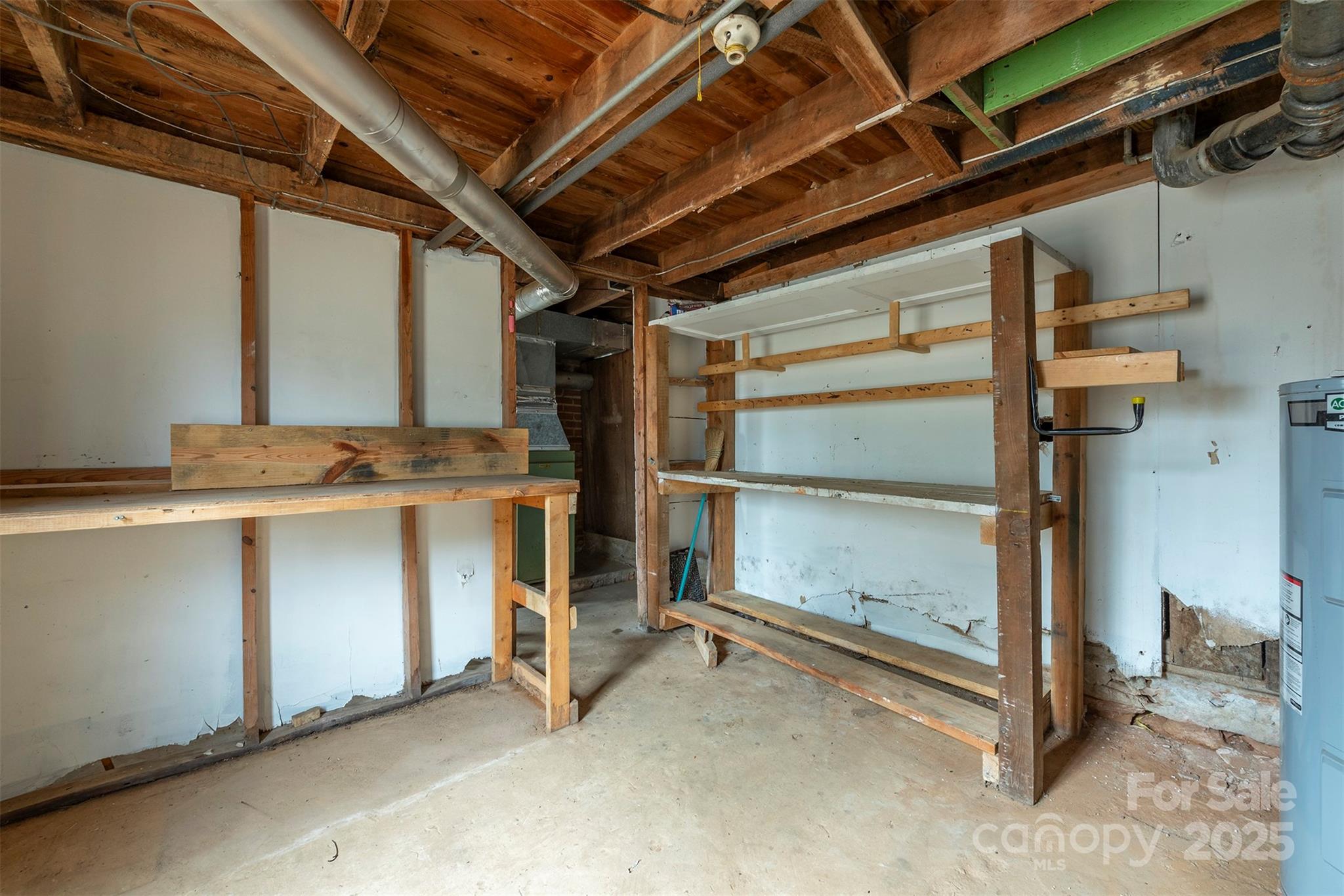 657 Old Fort Road Fairview, NC 28730 - Photo 20 of 30 a view of an empty room