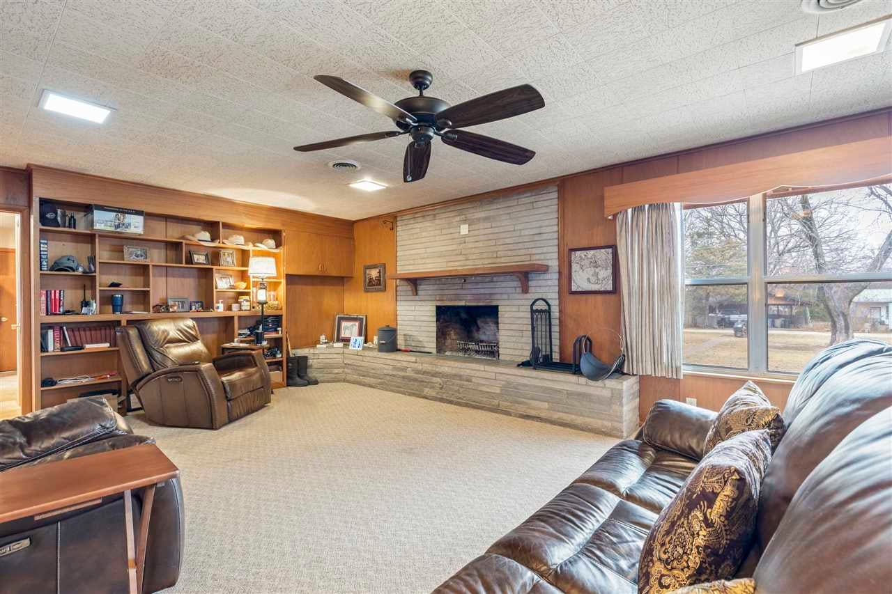815 Locust Street Perry, OK 73077 - Photo 9 of 29 Gallery Image 9