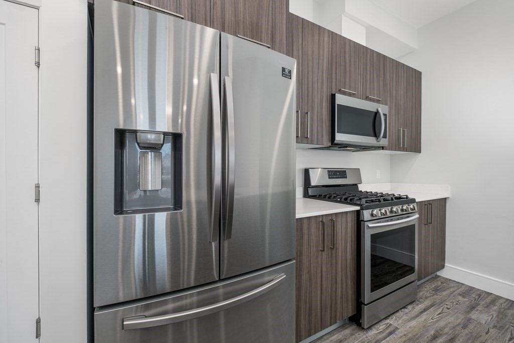 16 Laurel Street, Unit 202 Everett, MA 02149 - Photo 4 of 27