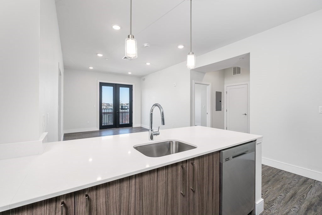 16 Laurel Street, Unit 202 Everett, MA 02149 - Photo 7 of 27