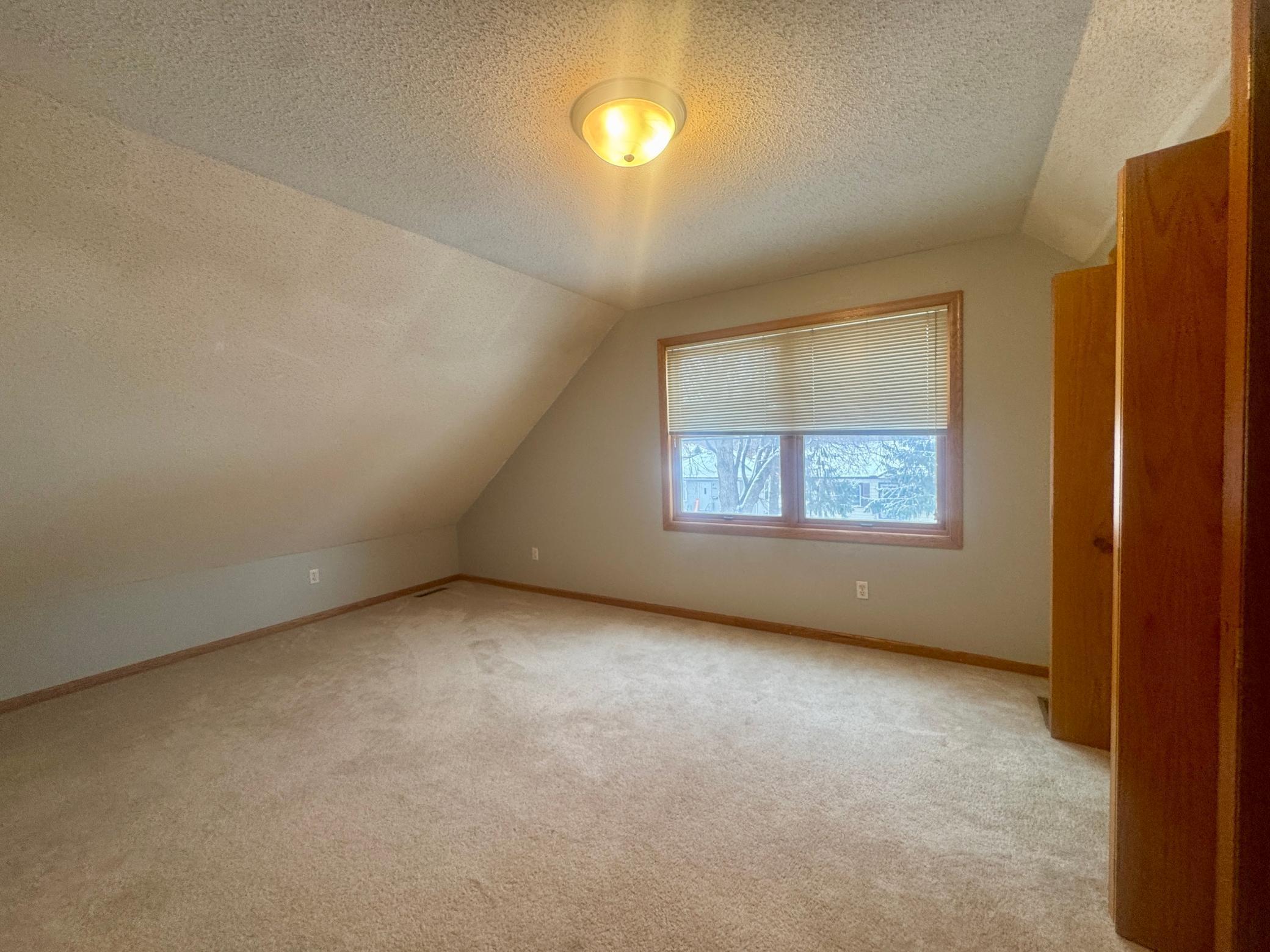 5239 North 6th Street Minneapolis, MN 55430 - Photo 14 of 26