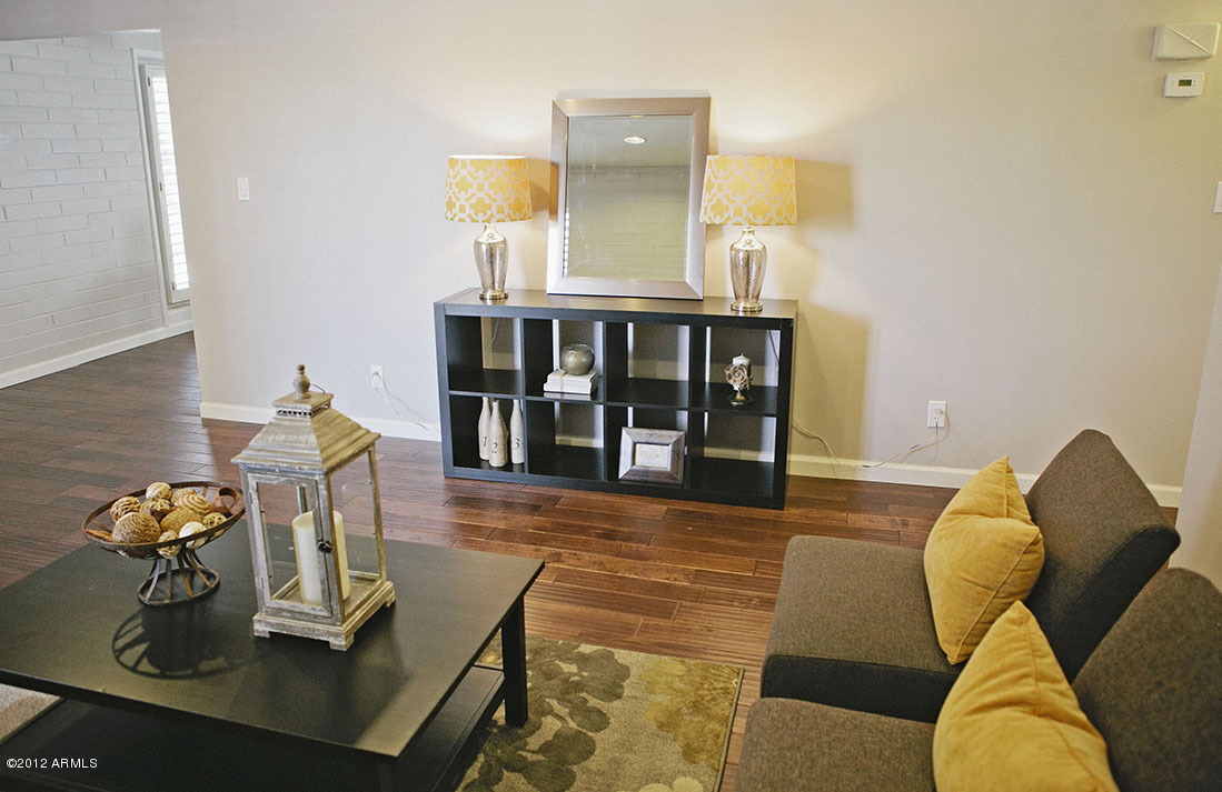 4101 East Camelback Road, Unit 16 Phoenix, AZ 85018 - Photo 11 of 27 Living room