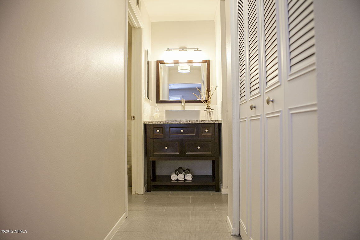4101 East Camelback Road, Unit 16 Phoenix, AZ 85018 - Photo 17 of 27 Second closet for the master bedroom