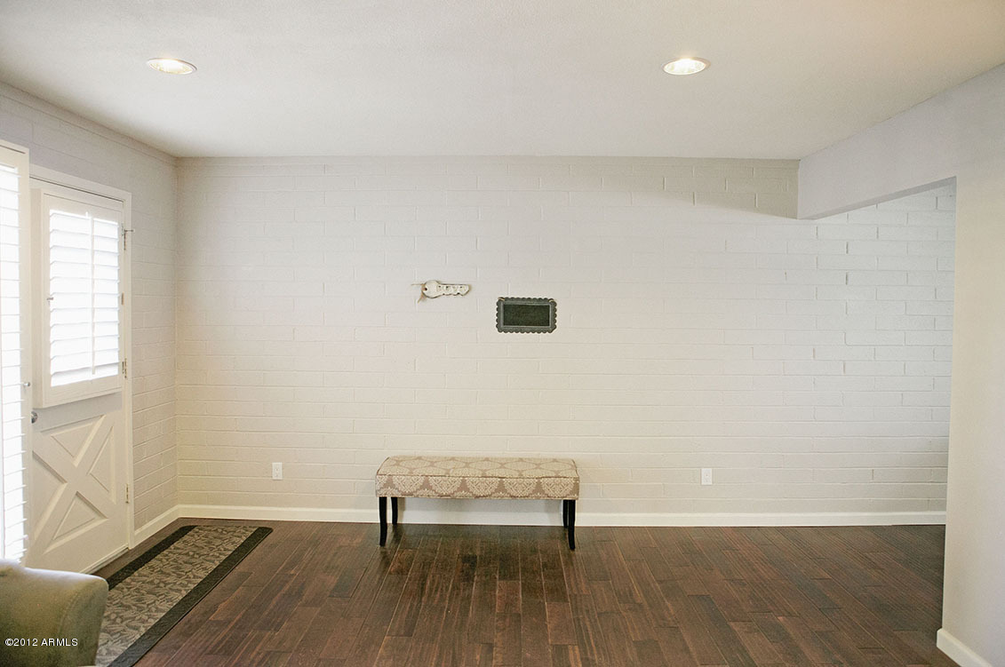 4101 East Camelback Road, Unit 16 Phoenix, AZ 85018 - Photo 4 of 27 Spacious entry way
