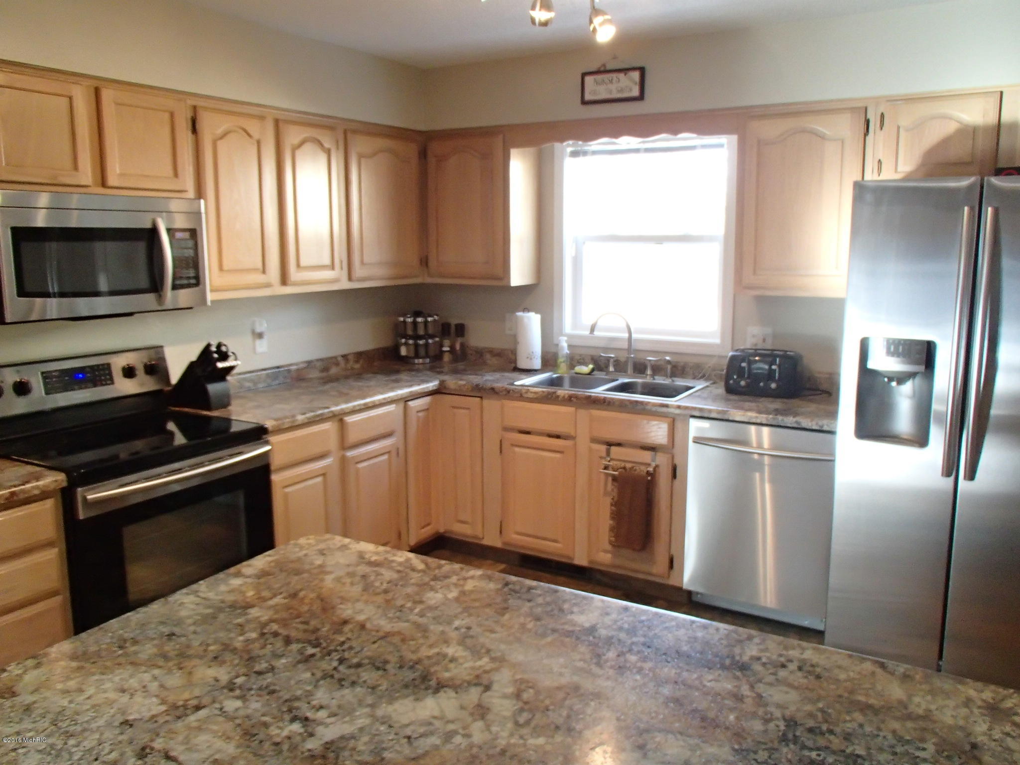 768 Riverside Drive Battle Creek, MI 49015 - Photo 4 of 28 P1063954