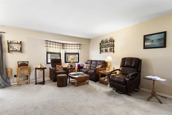 $379,000 | 37 Sussex Drive, Unit B, Yorktown Heights, NY 10598