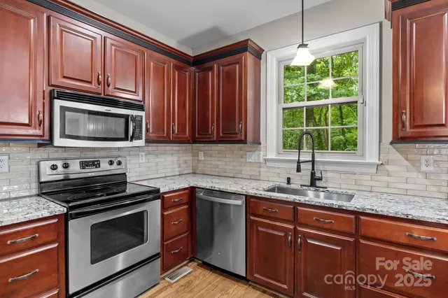 $645,000 | 17433 Glassfield Drive, Huntersville, NC 28078