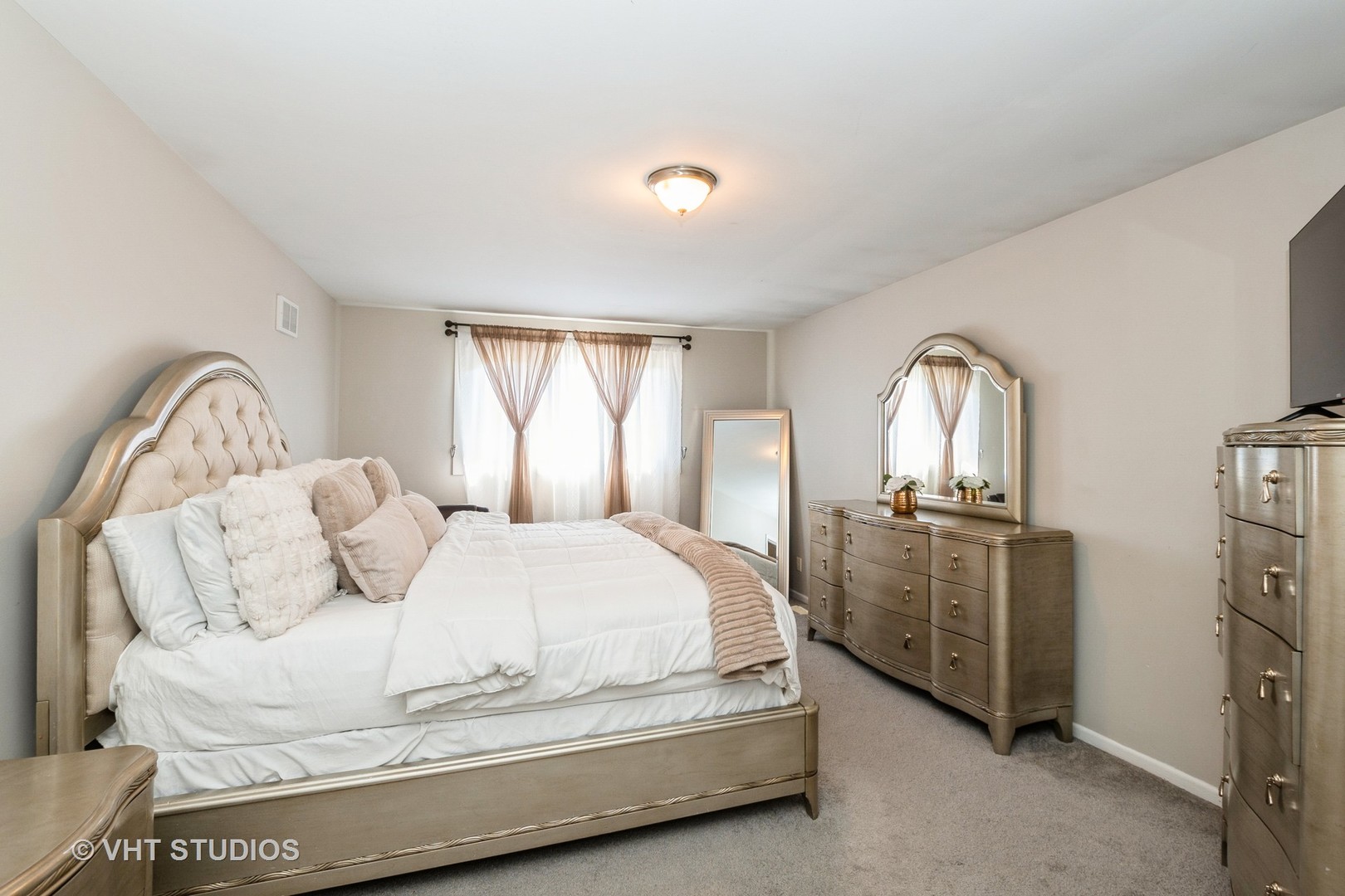 8036 Fawn Trail Justice, IL 60458 - Photo 13 of 16 a bedroom with bed and window
