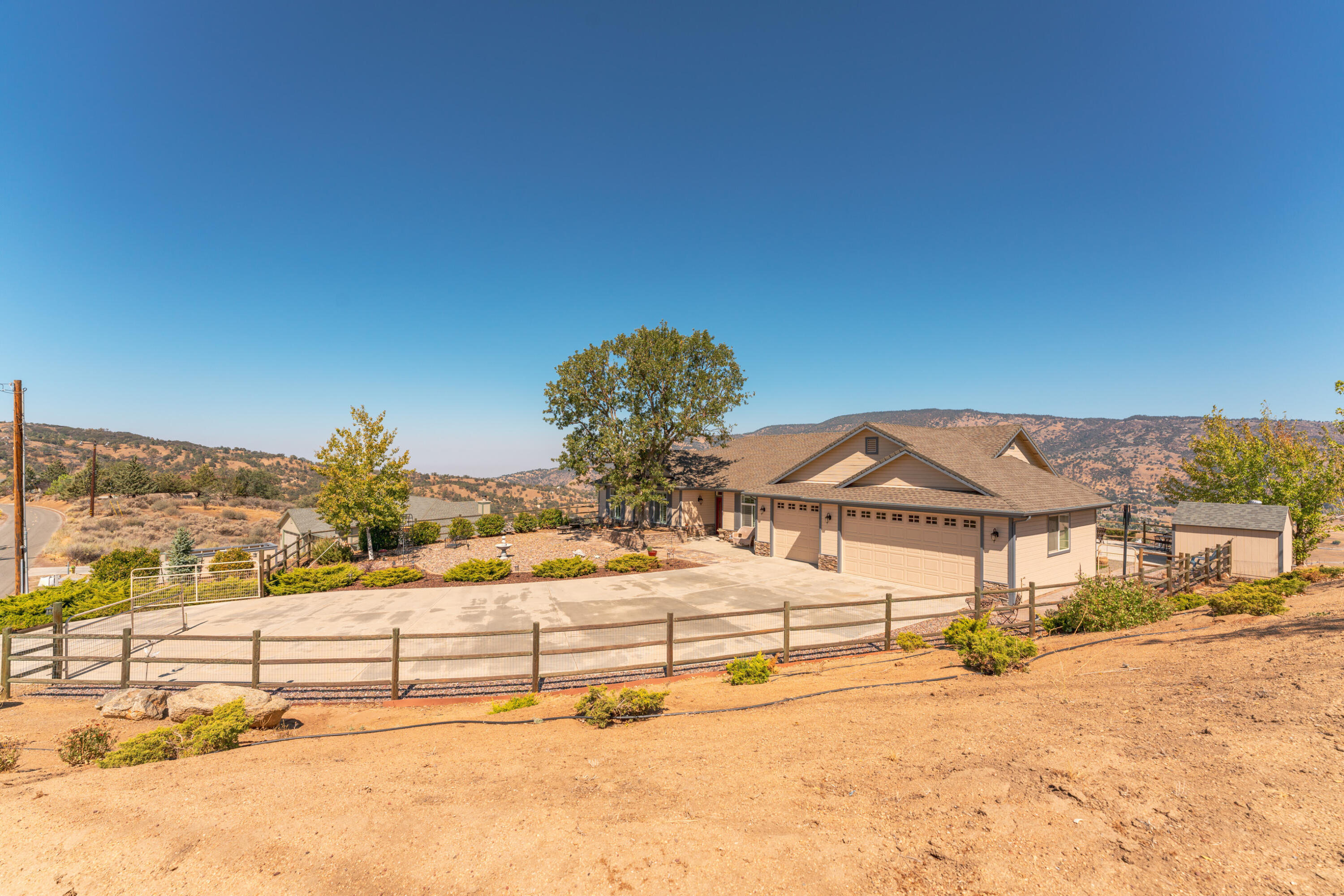 30790 Fox Ridge Court Tehachapi, CA 93561 - Photo 3 of 34 30790 Fox Ridge Ct_InView-Media-3