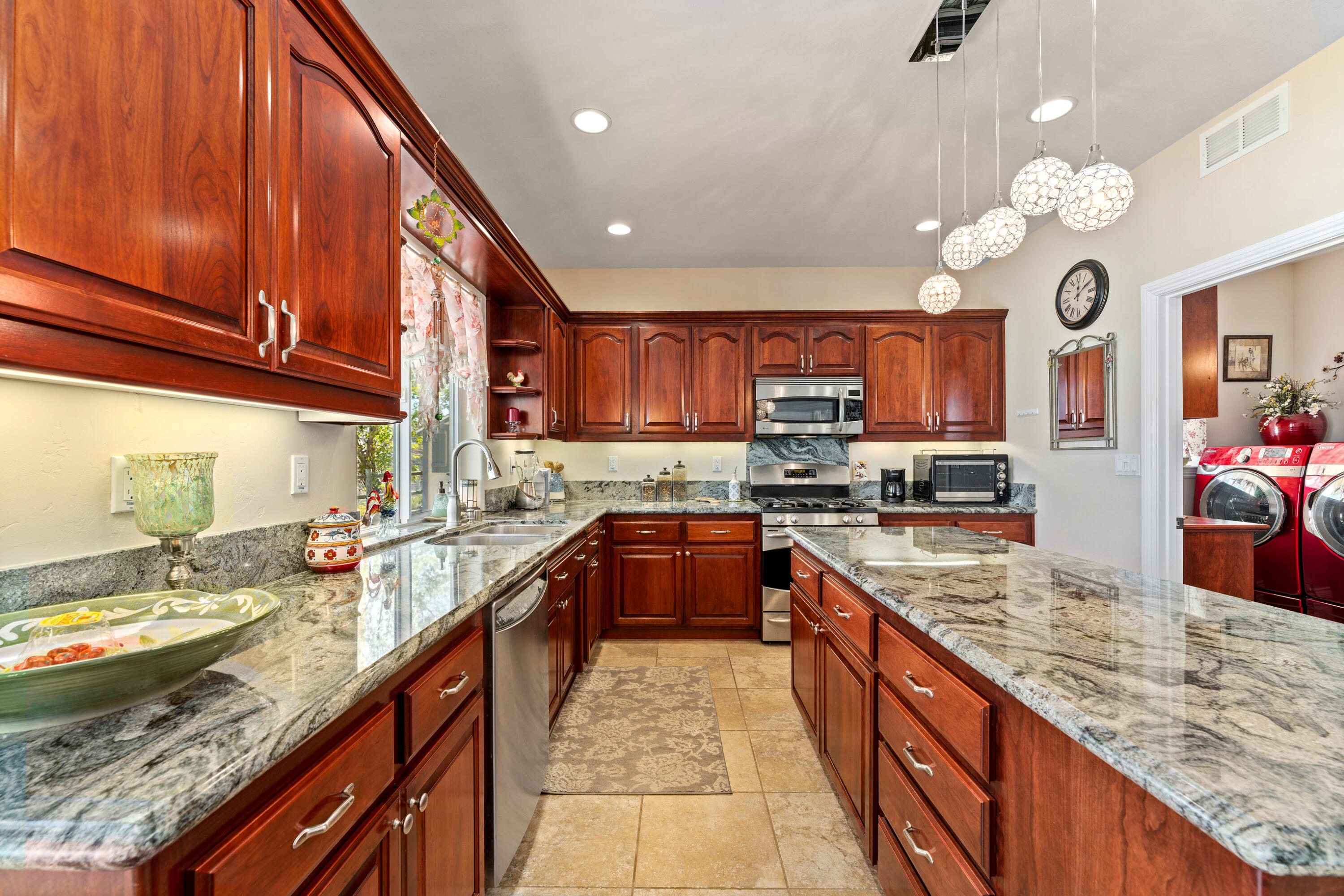 30790 Fox Ridge Court Tehachapi, CA 93561 - Photo 7 of 34 30790 Fox Ridge Ct_InView-Media-7