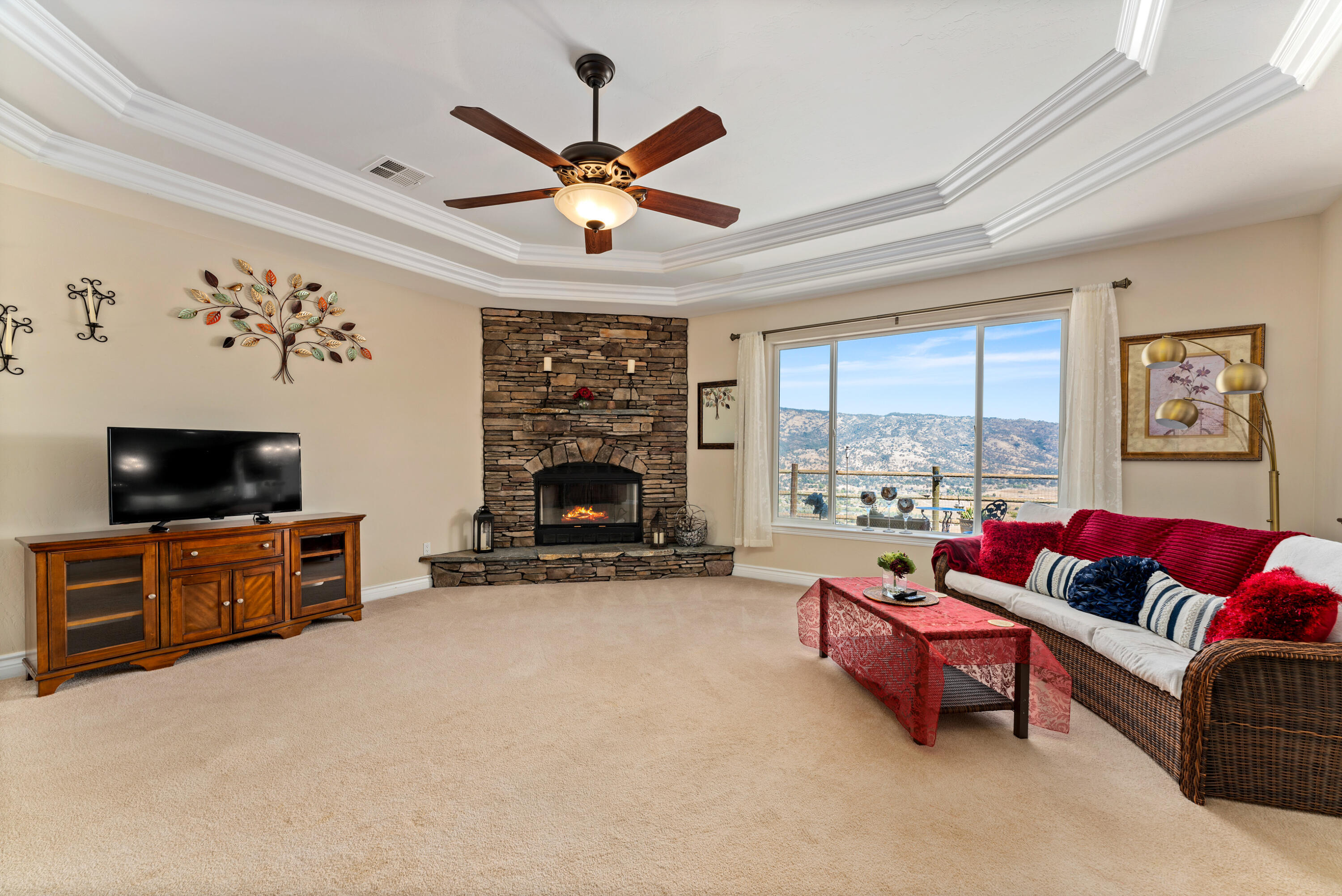 30790 Fox Ridge Court Tehachapi, CA 93561 - Photo 10 of 34 30790 Fox Ridge Ct_InView-Media-10