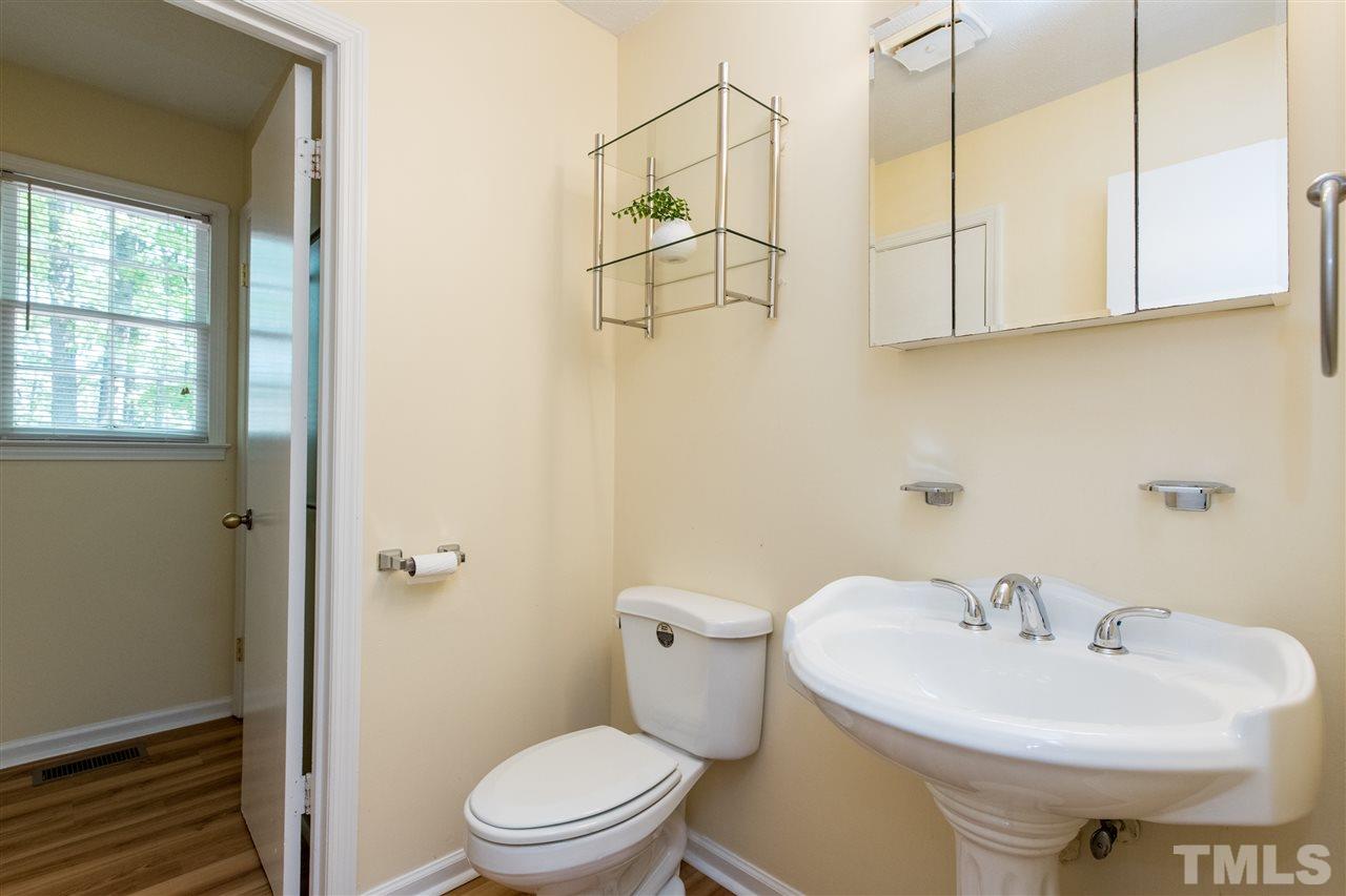 7620 Idolbrook Lane Raleigh, NC 27615 - Photo 20 of 29 Gallery Image 20