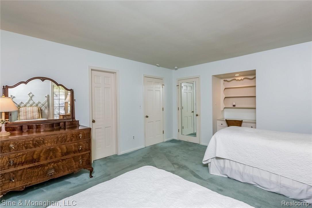 157 Kenwood Road Grosse Pointe, MI 48236 - Photo 26 of 84 026-Master_Bedroom-3257750-medium.jpg