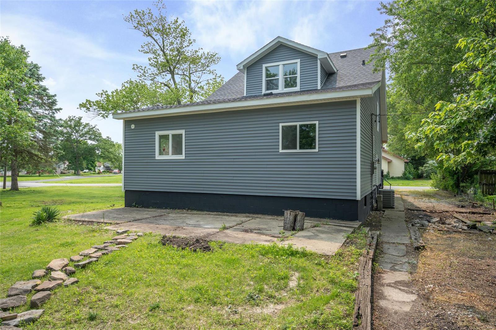 701 Clinton Street Gillespie, IL 62033 - Photo 22 of 22 Gallery Image 22