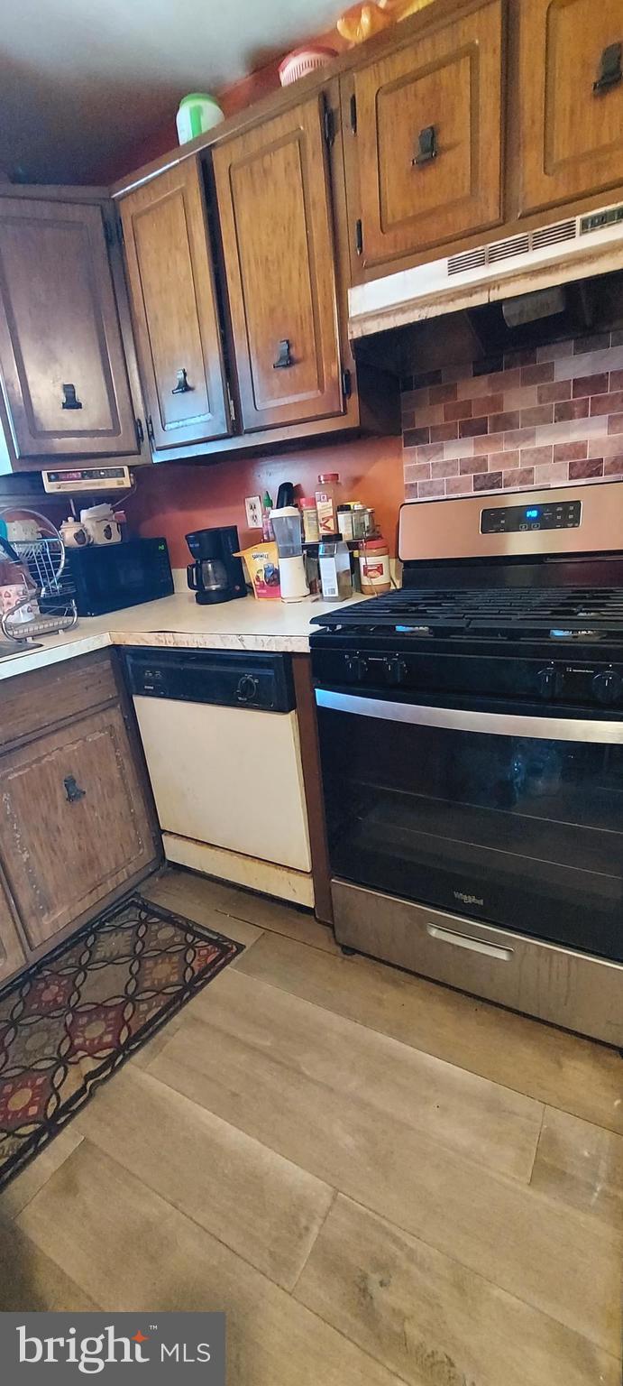 6 Via Cascata Drive Clementon, NJ 08021 - Photo 16 of 19 a stove top oven sitting inside of a kitchen