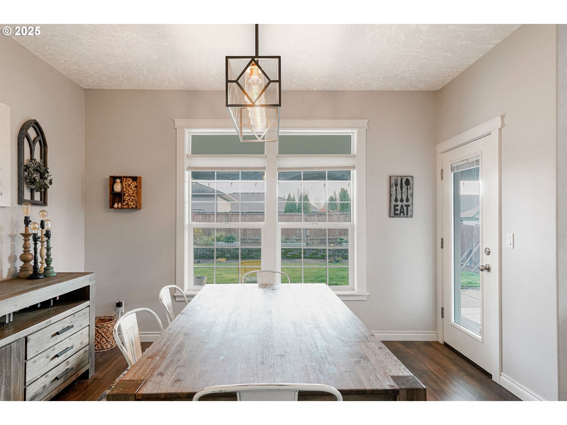 3208 54th Avenue Northeast Albany, OR 97321 - Photo 30 of 43 a bedroom with a bed and a window