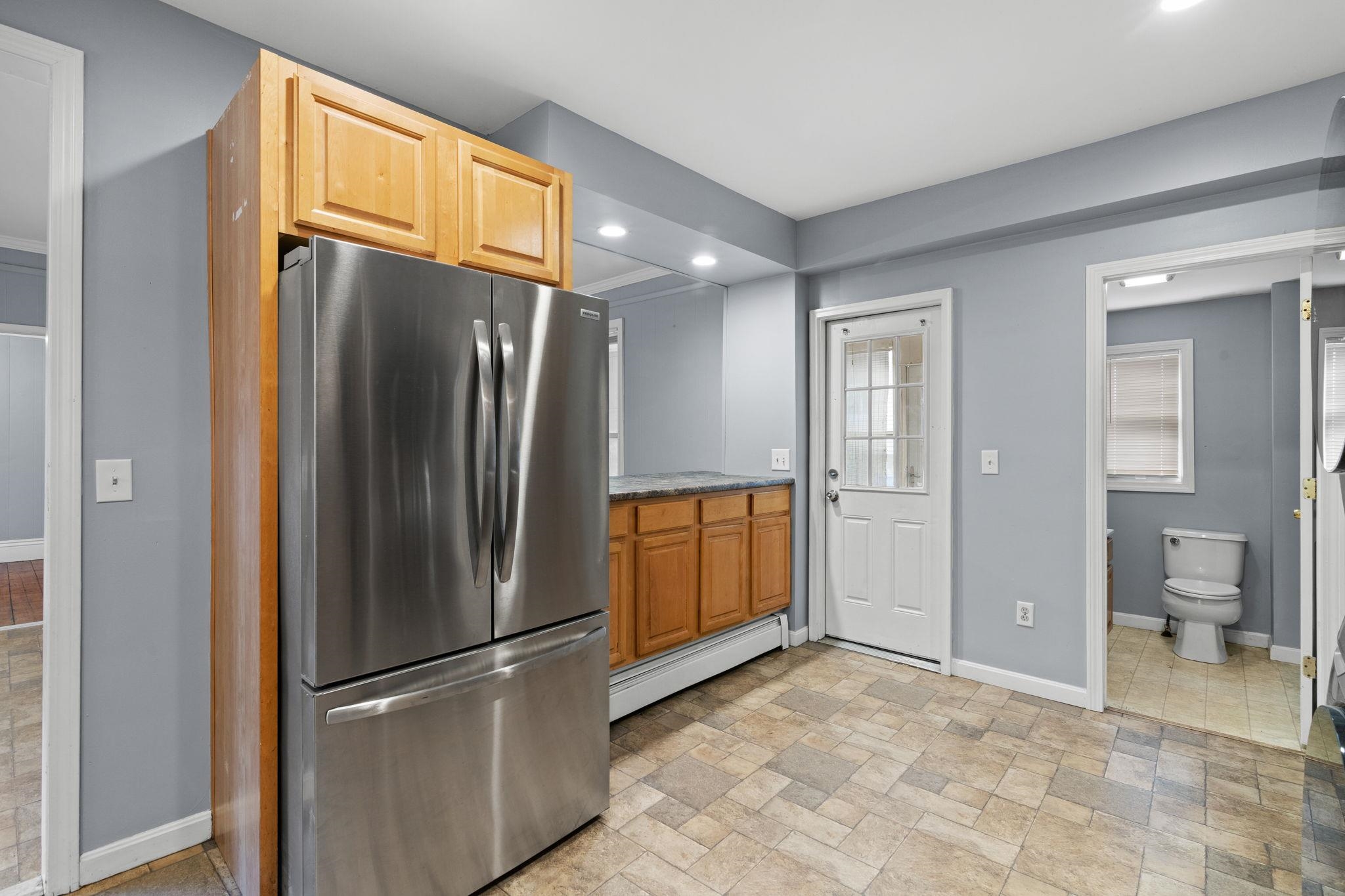 452 Manchester Street, Unit 1 Manchester, NH 03103 - Photo 18 of 24