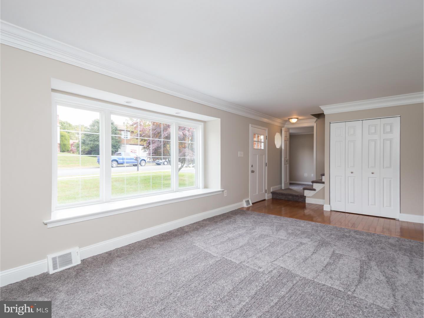 117 Woodstream Road Boothwyn, PA 19061 - Photo 3 of 24 Living Room