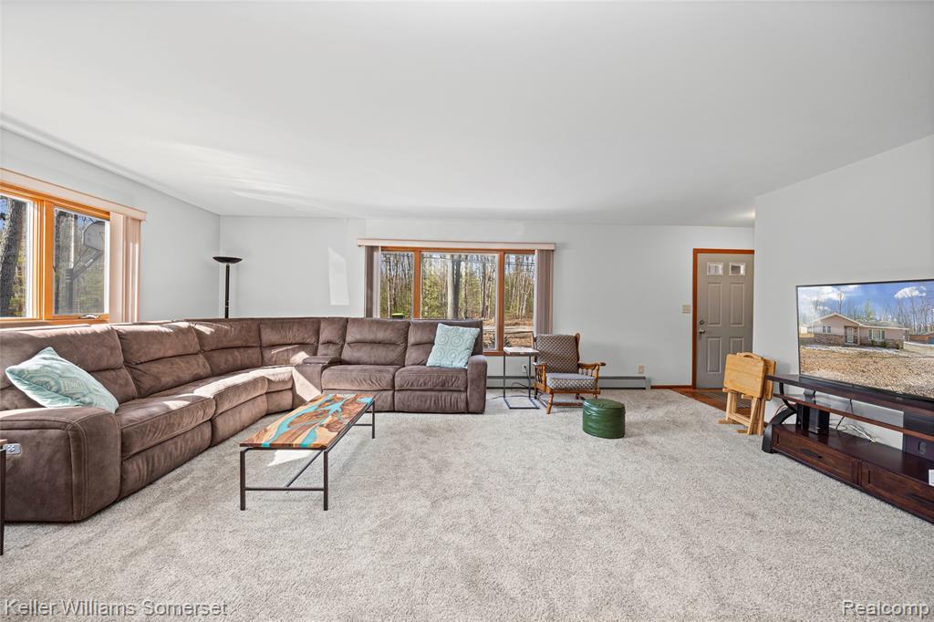 208 Hitchcock Road Roscommon, MI 48653 - Photo 10 of 63