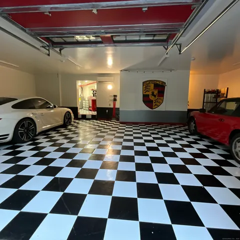 $2,750,000 | 44 Brook Street, Groton, CT 06340