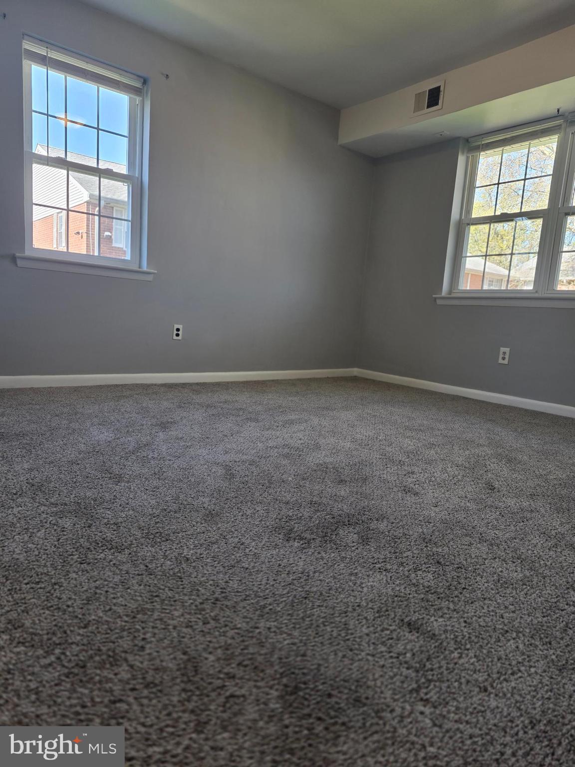806 South Avenue, Unit E9 Secane, PA 19018 - Photo 15 of 17 an empty room that has a window