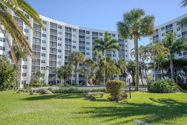 $185,000 | 2731 Northeast 14th Street Causeway, Unit 138, Pompano Beach, FL 33062